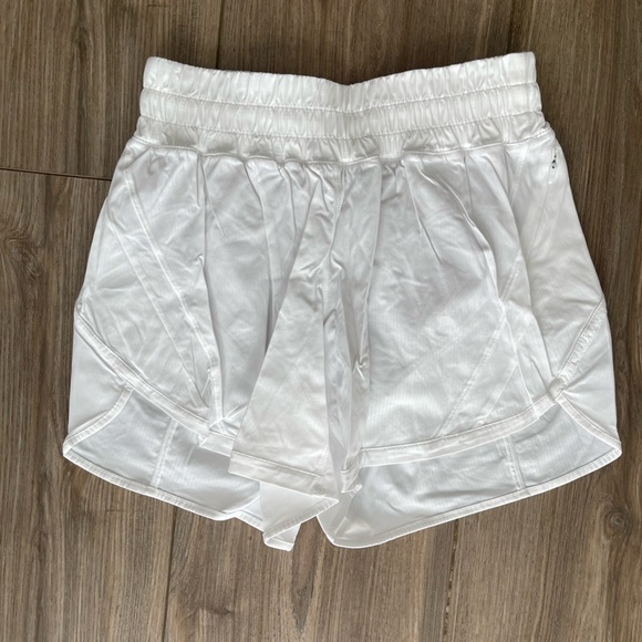 Lululemon Track That Short 5” in White - Picture 5 of 6